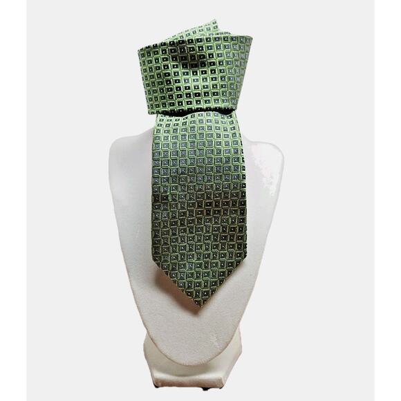 Men's GEOFFREY BEENE Green Black Neck Tie Handmade 100% Silk 59" Long 3.25" Wide - Picture 1 of 3